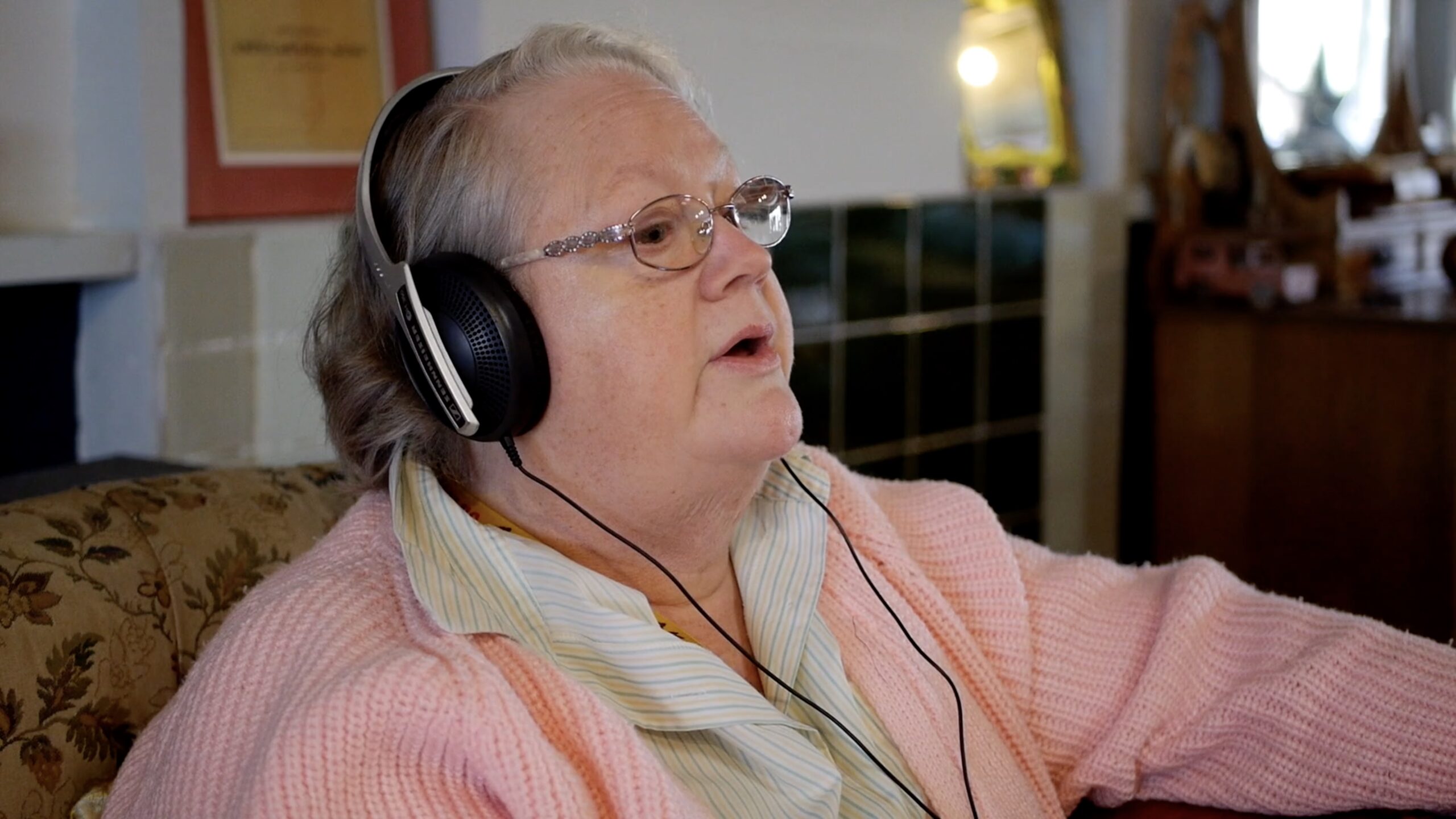 Jane_headphones_Remote_Choir