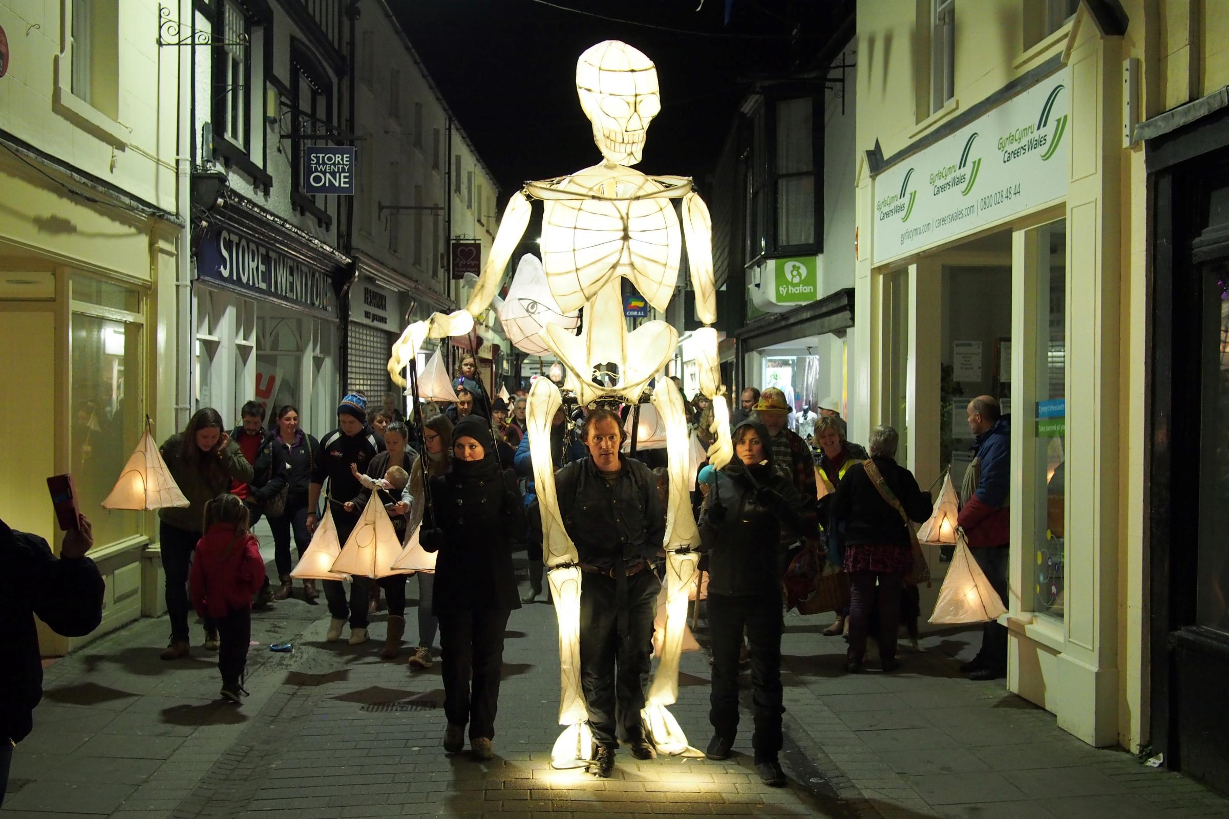 2015Lantern Procession credit WesternTelegraph (1)