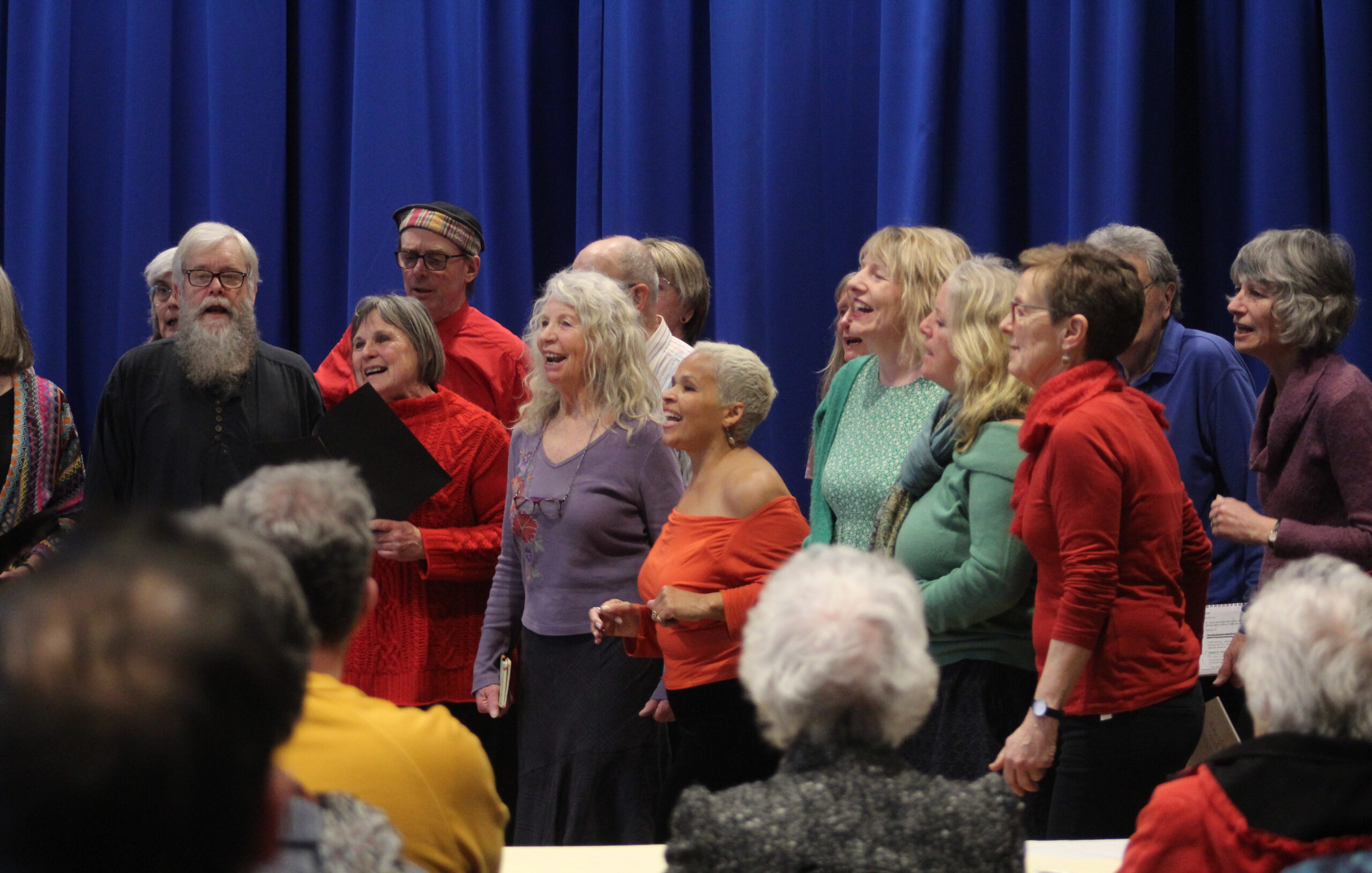 Cor Pawb rehearsal
